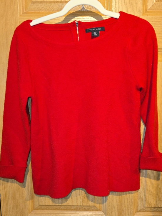Tahari Sweaters - Tahari Bold Red Boatneck Knit Sweatshirt